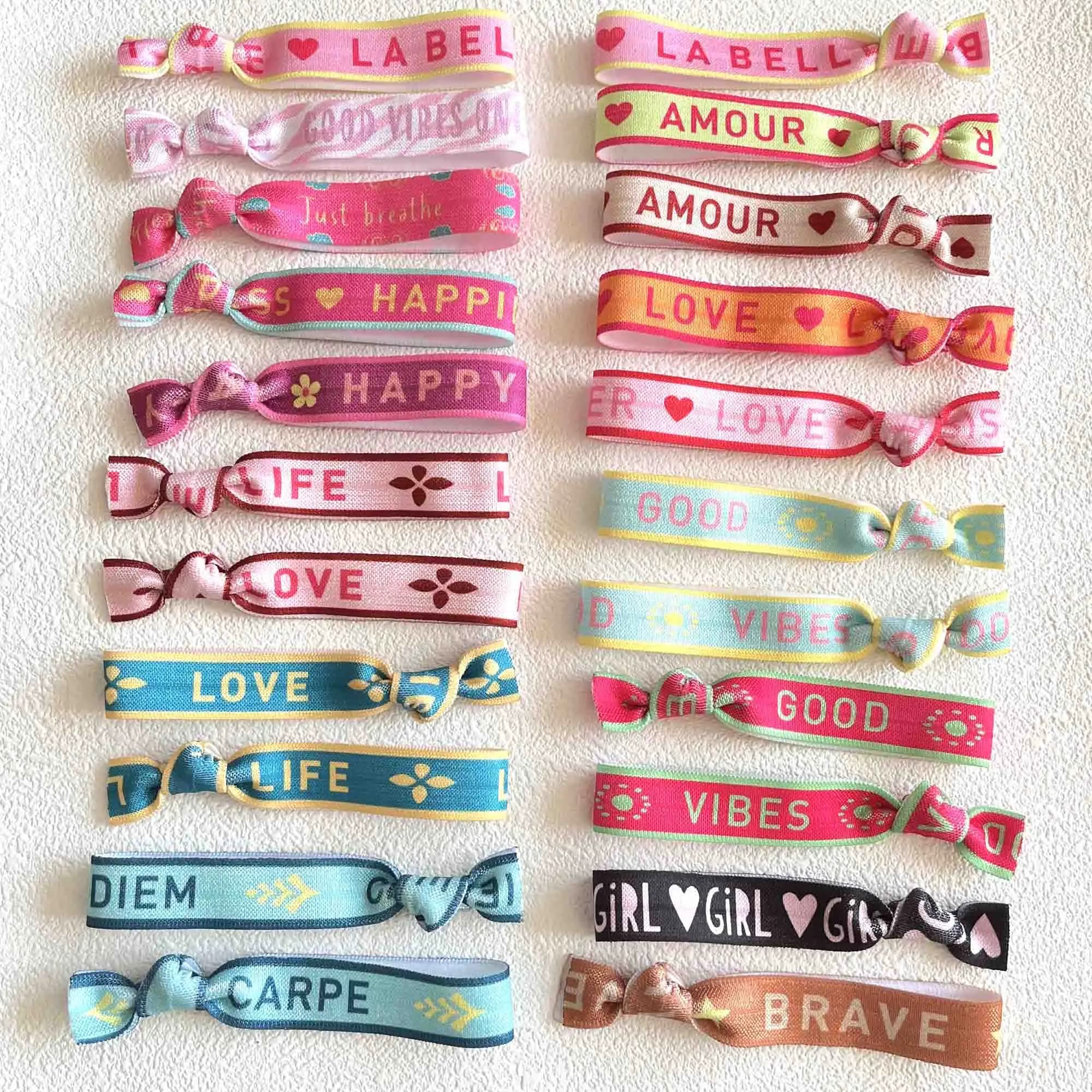 100 pièces bonheur amour étiquette noué cheveux cravate Bracelet bonnes vibrations Carpe Diem amour
