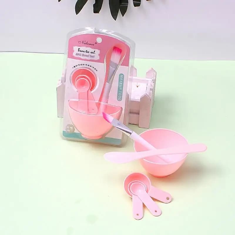 Bol de mélange pour masque facial DIY avec six pinceaux de maquillage, outils de beauté complets pour les passionnés de maquillage créatif