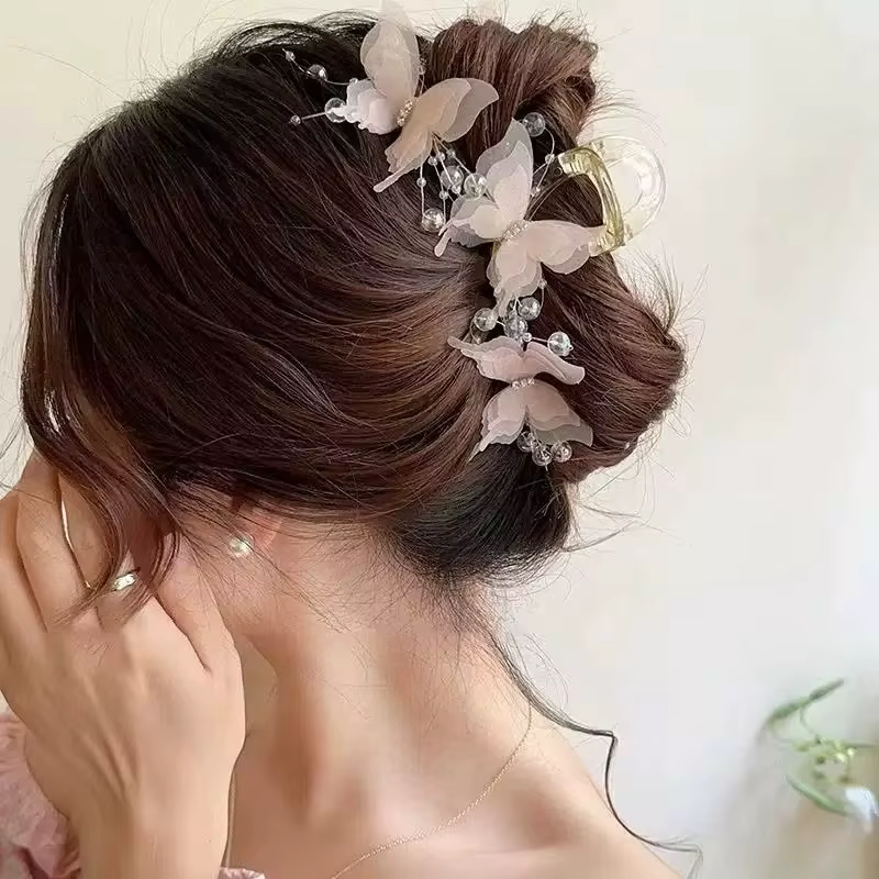 Pince à griffes papillon transparente bleu clair/rose | Pince à cheveux Fairycore en perles et str