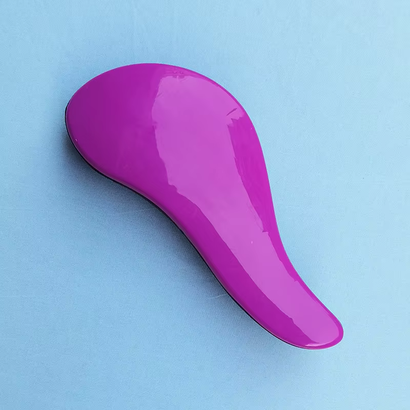 Peigne de douche avec poignée enchevêtrée, brosse à cheveux, coiffeur de salon, coiffeur exagéré, ou