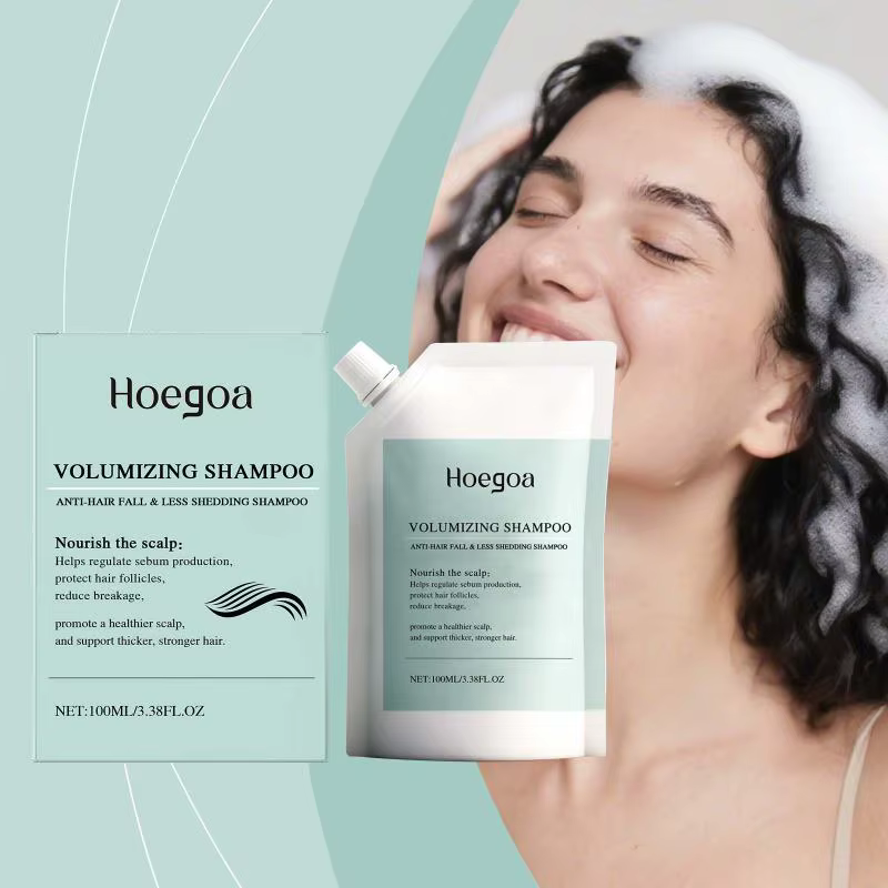 Shampooing Antichute Herbal au Romarin et Biotine pour le Contrôle du Sébum et le Nettoyage du Cuir 