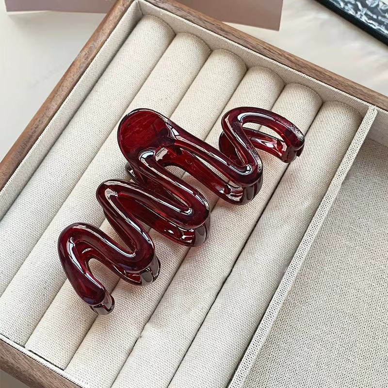 Grande pince à cheveux ondulée en plastique léger pour femmes, marron ambre brillant, 11cm/4,33 pouc