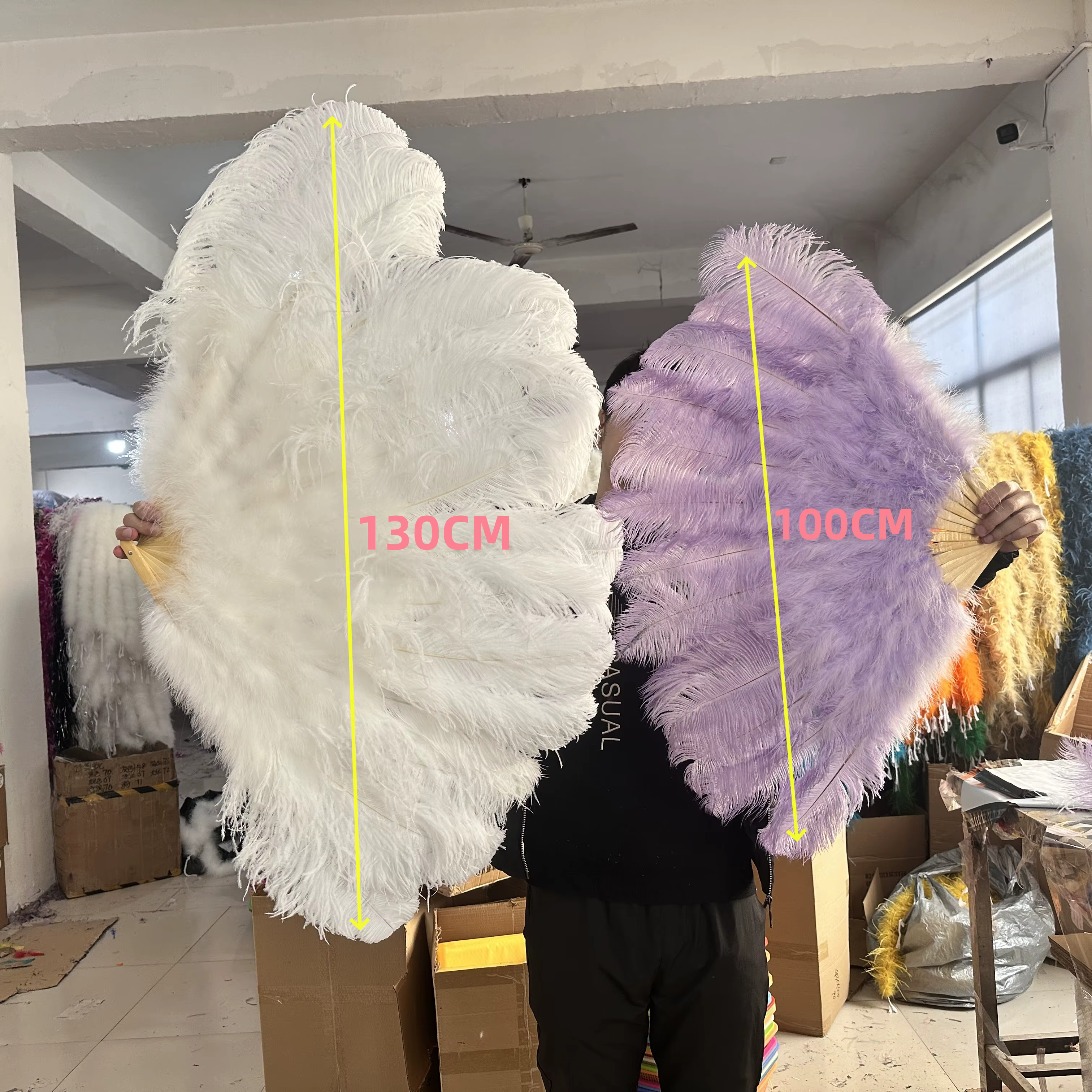 Grands éventails jaunes en plumes d'autruche, éventail pliable à main pour danse, différents Styles, accessoires de fête, spectacle sur scène