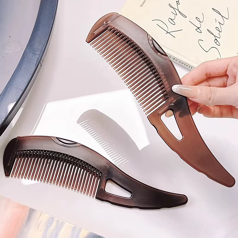 Peigne de massage anti-pelliculaire