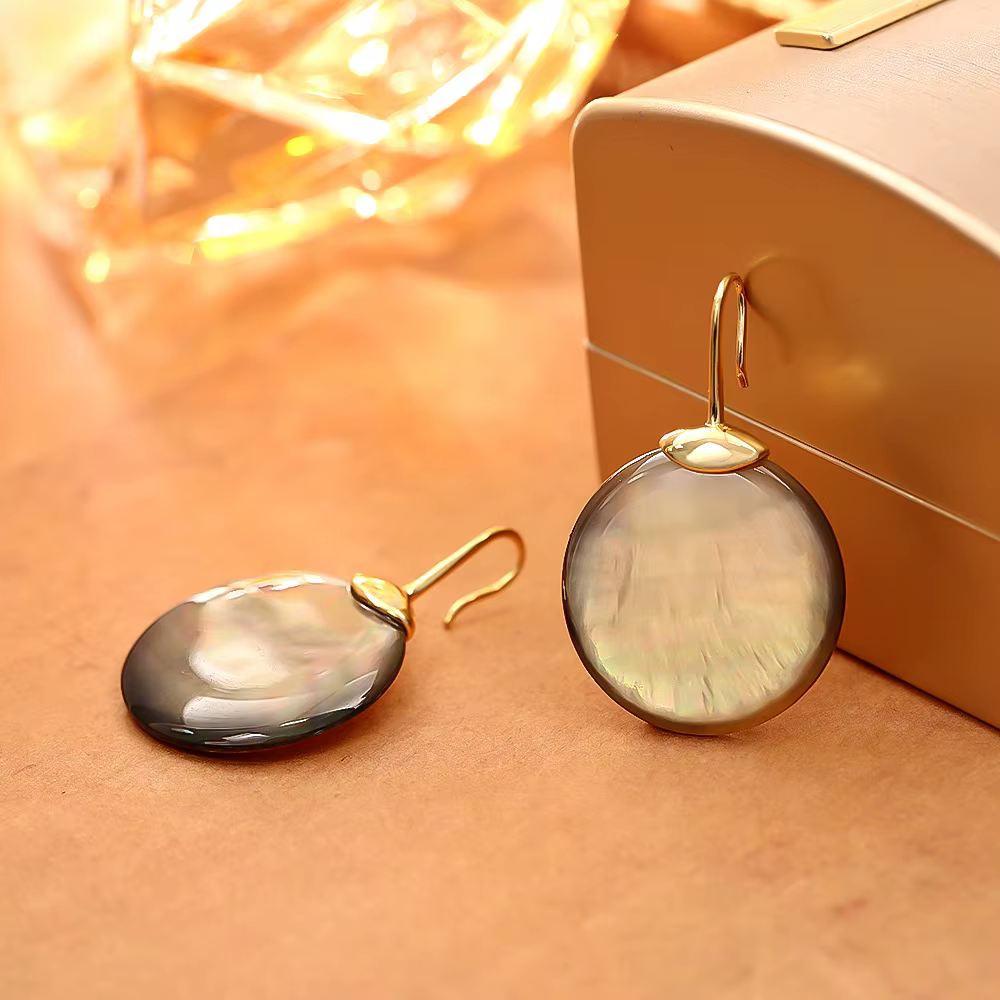 Boucles d'oreilles en nacre naturelle, luxe léger, haute qualité, style simple, crochets d'oreilles, boucles d'oreilles exquises et polyvalentes