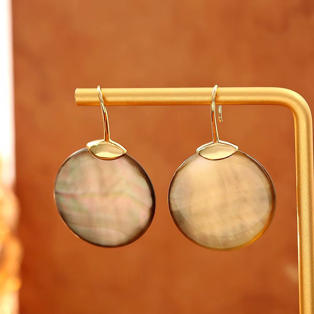 Boucles d'oreilles en nacre naturelle, luxe léger, haute qualité, style simple, crochets d'oreilles, boucles d'oreilles exquises et polyvalentes