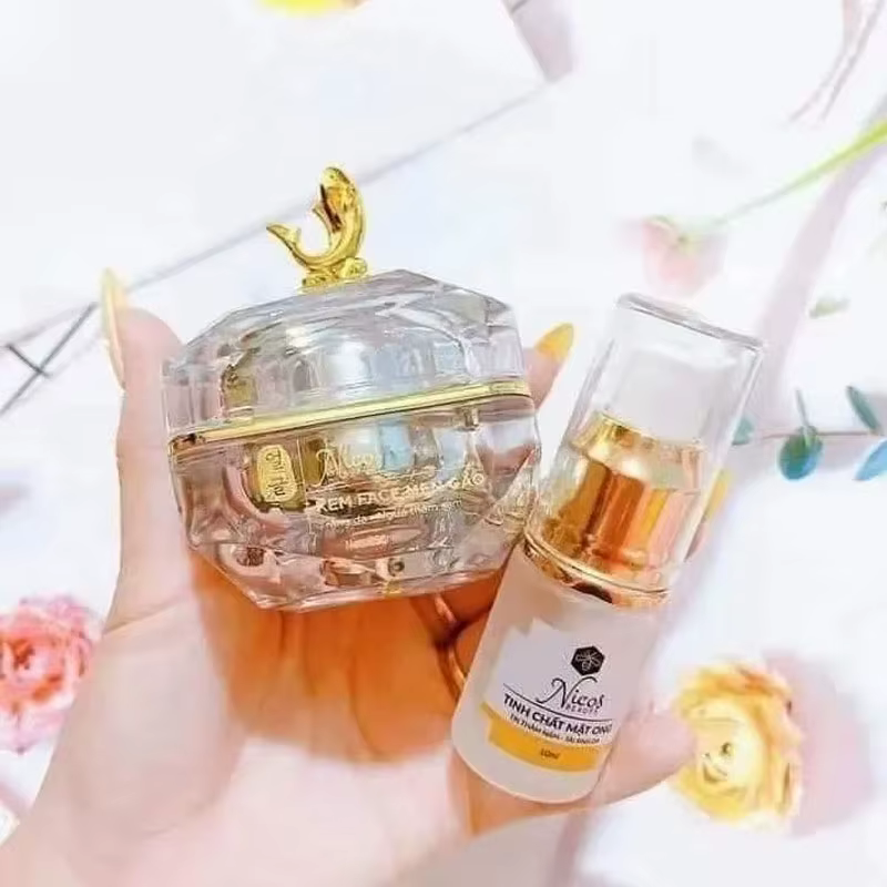 Combo Crème pour le visage au riz et sérum à l'essence de miel Nicos Thanh Nhi, pour une peau éclatante et unifiée