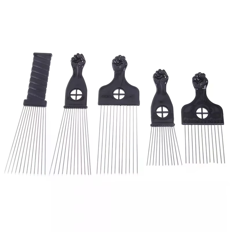 Peigne en métal Afro à poing noir