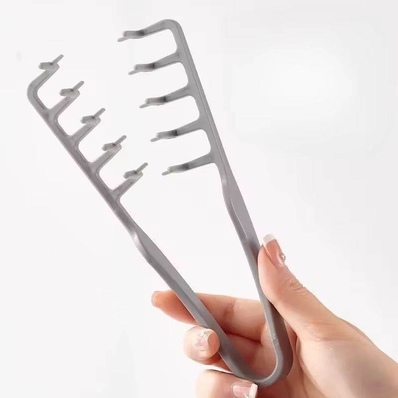 Cheveux gonflés à dents larges ; Coiffure de texture gonflée ; Peigne ; Racines gonflées ; Boucles naturelles